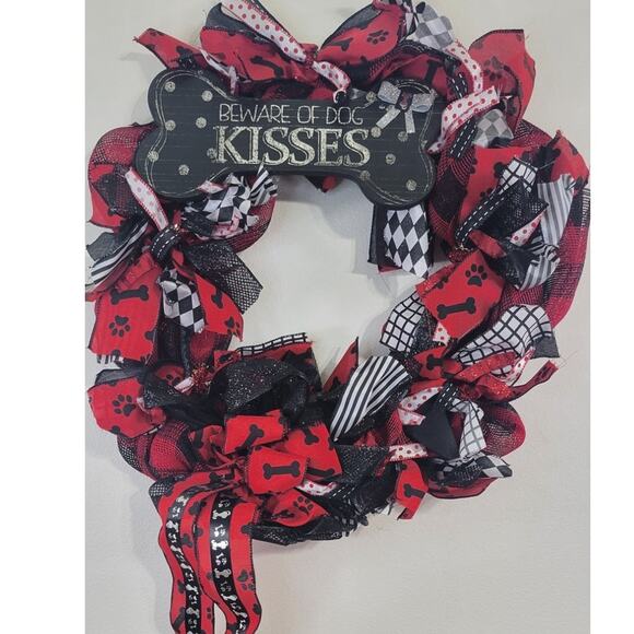 Decorative Wreath Dog Sayings "Beware Of Dog Kisses" Home Decor Farmhouse Wreath - Picture 2 of 6